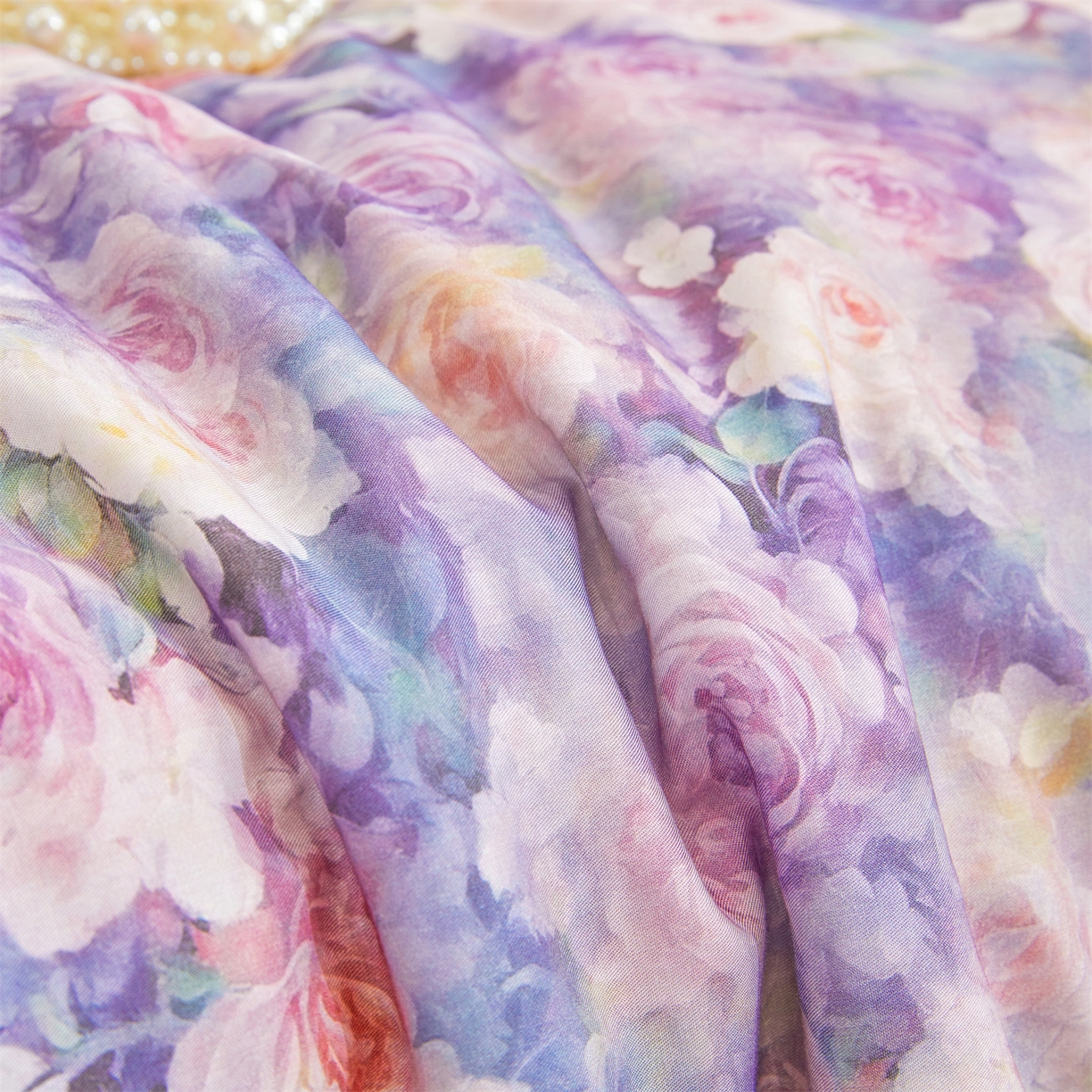 91家纺网 家纺一手货源 找家纺 宜凡家纺 2026新款莱赛尔天丝印花床裙夏被四件套 海棠碎影