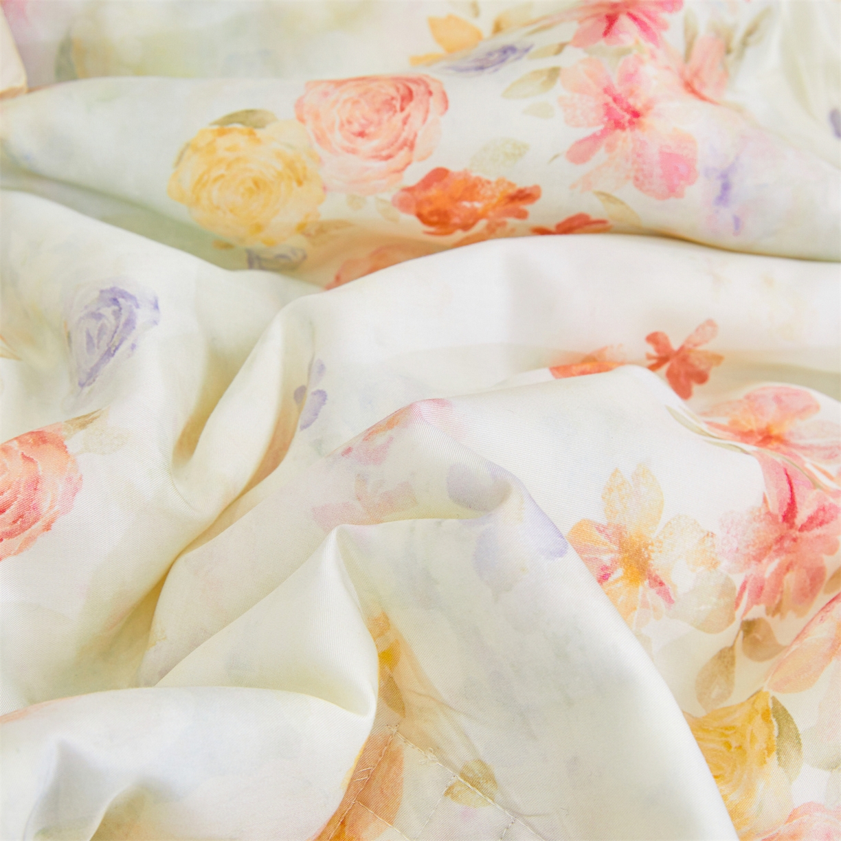 91家纺网 家纺一手货源 找家纺 宜凡家纺 2026新款莱赛尔天丝印花床裙夏被四件套 海棠听风