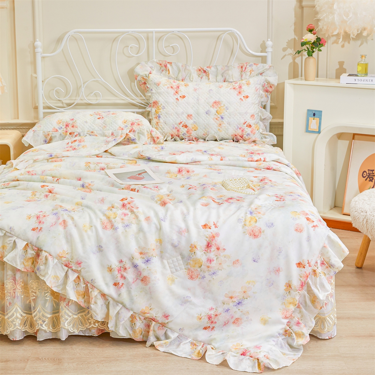 91家纺网 家纺一手货源 找家纺 宜凡家纺 2026新款莱赛尔天丝印花床裙夏被四件套 海棠听风