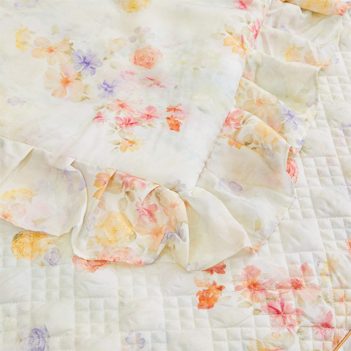 91家纺网 家纺一手货源 找家纺 宜凡家纺 2026新款莱赛尔天丝印花床裙夏被四件套 海棠听风