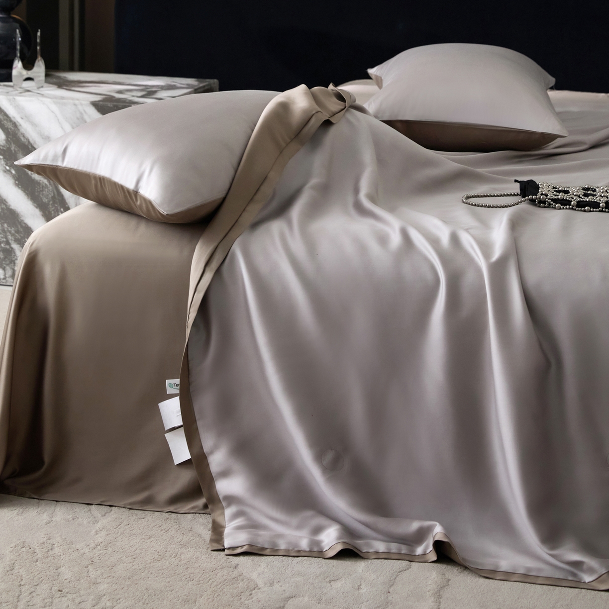 91家纺网 家纺一手货源 找家纺 A+爱家（纪梵茜） 2026新款兰精天丝夏凉被100%蚕丝被莱赛尔天丝蚕丝空调被芯蚕丝夏被 蚕丝灰色