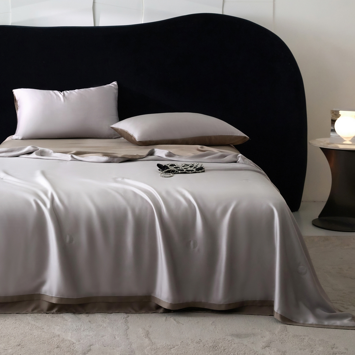 91家纺网 家纺一手货源 找家纺 A+爱家（纪梵茜） 2026新款兰精天丝夏凉被100%蚕丝被莱赛尔天丝蚕丝空调被芯蚕丝夏被 蚕丝灰色