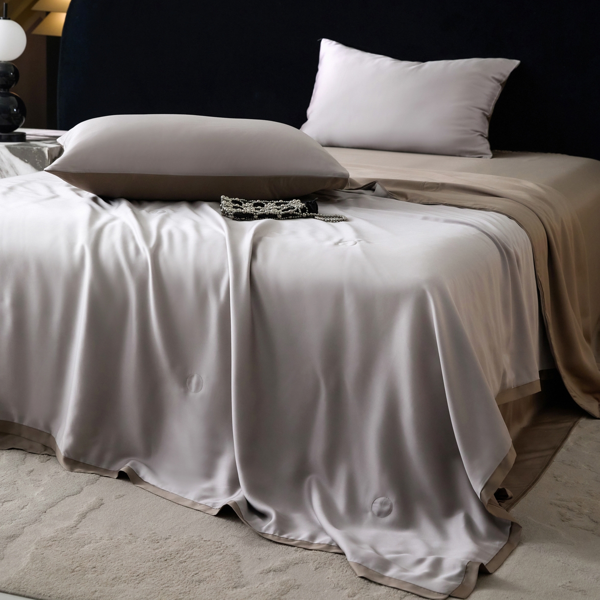 91家纺网 家纺一手货源 找家纺 A+爱家（纪梵茜） 2026新款兰精天丝夏凉被100%蚕丝被莱赛尔天丝蚕丝空调被芯蚕丝夏被 蚕丝灰色