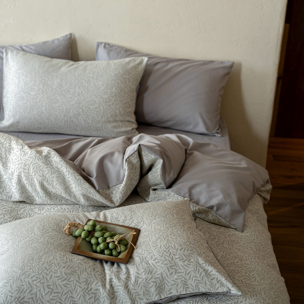 91家纺网 家纺一手货源 找家纺 时光里 2026新款全棉纯棉60支色织水洗提花四件套 兰草听露