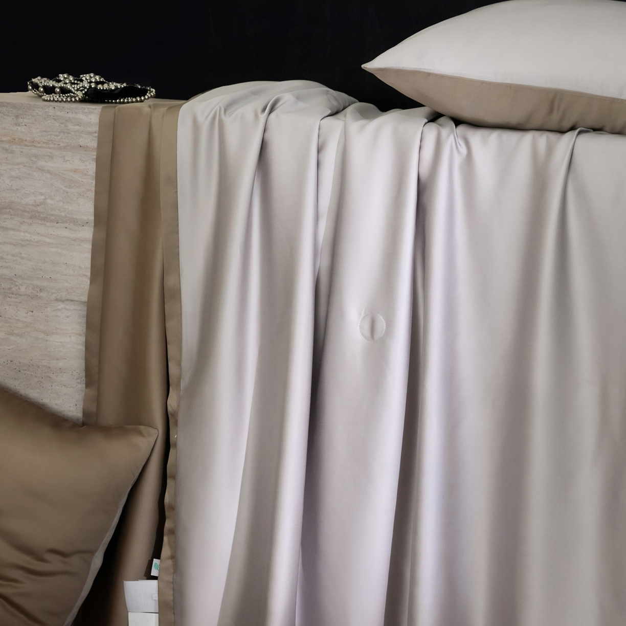 91家纺网 家纺一手货源 找家纺 A+爱家（纪梵茜） 2026新款兰精天丝夏凉被100%蚕丝被莱赛尔天丝蚕丝空调被芯蚕丝夏被 蚕丝灰色