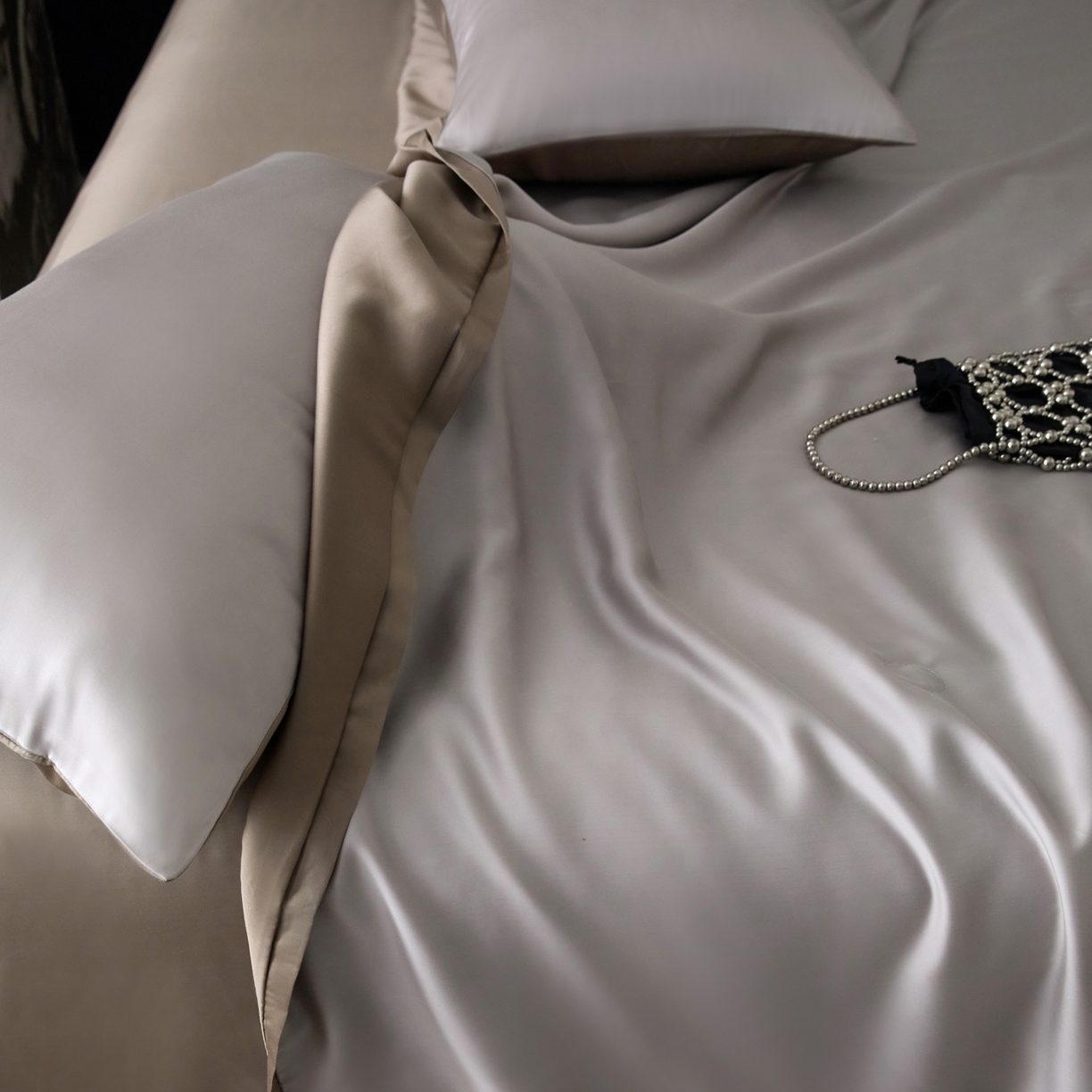 91家纺网 家纺一手货源 找家纺 A+爱家（纪梵茜） 2026新款兰精天丝夏凉被100%蚕丝被莱赛尔天丝蚕丝空调被芯蚕丝夏被 蚕丝灰色