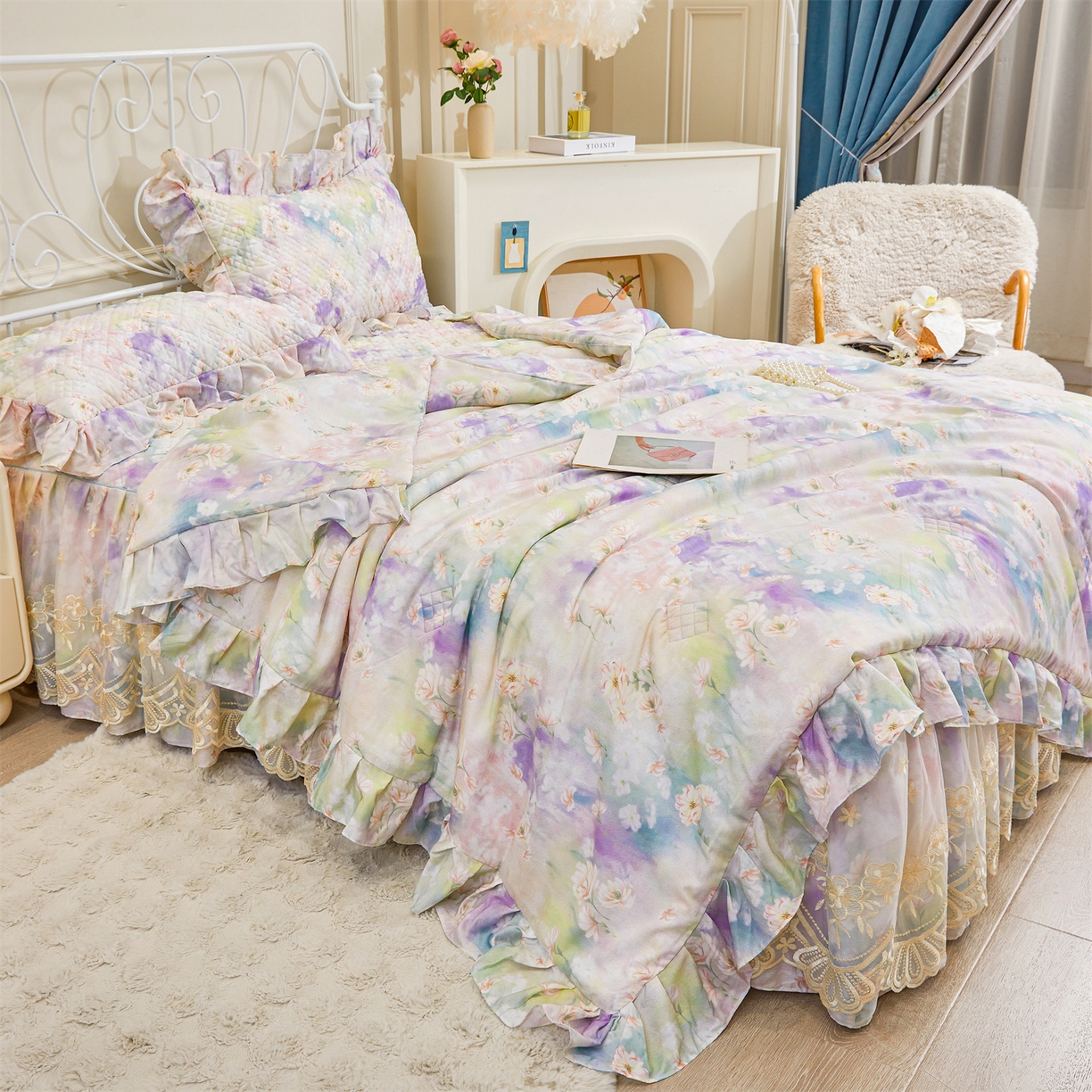 91家纺网 家纺一手货源 找家纺 宜凡家纺 2026新款莱赛尔天丝印花床裙夏被四件套 鸢尾幽梦