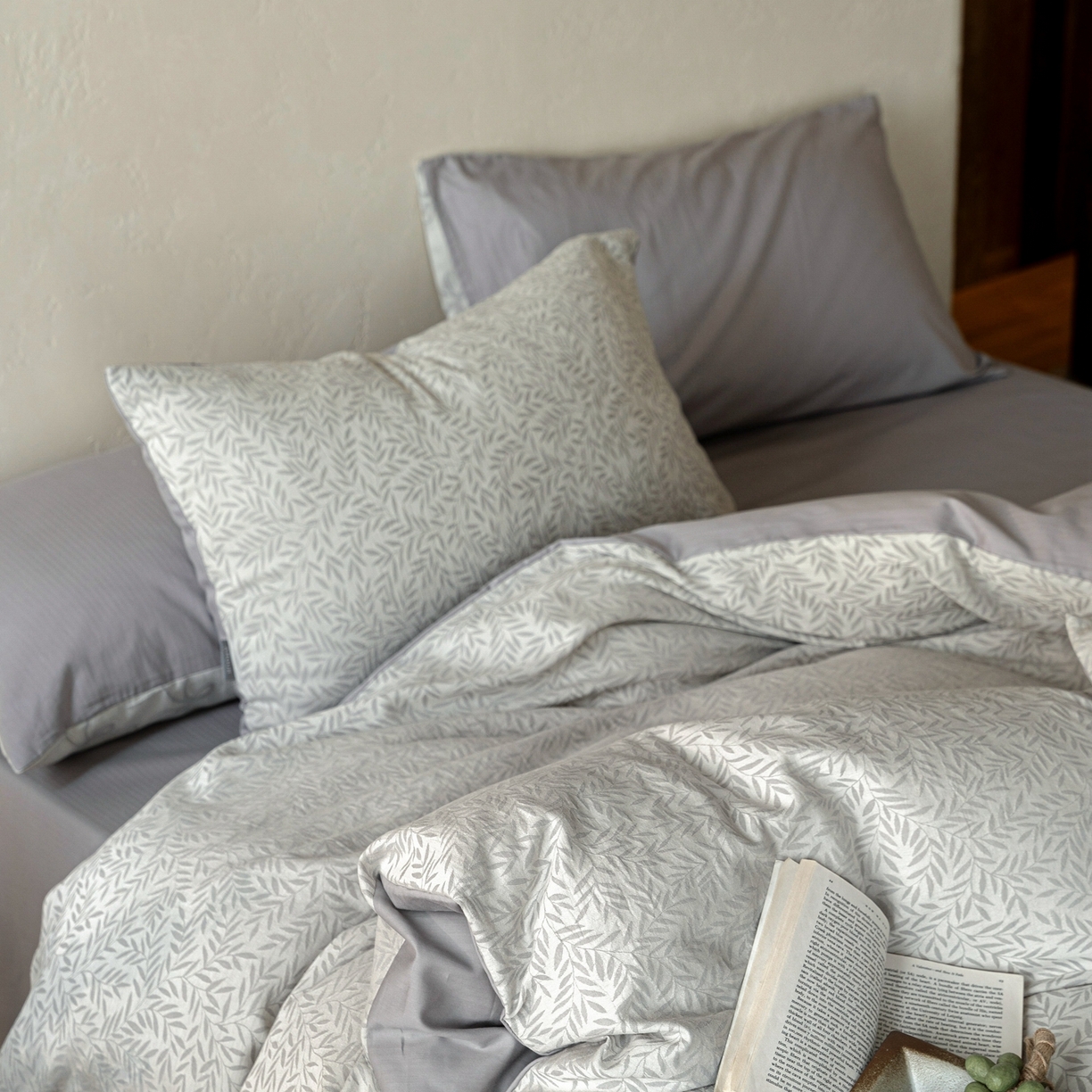 91家纺网 家纺一手货源 找家纺 时光里 2026新款全棉纯棉60支色织水洗提花四件套 兰草听露