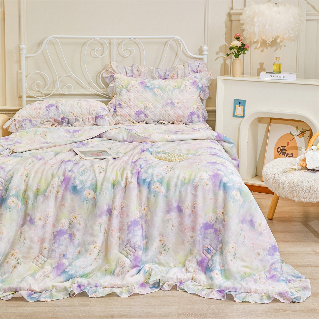 91家纺网 家纺一手货源 找家纺 宜凡家纺 2026新款莱赛尔天丝印花床裙夏被四件套 鸢尾幽梦