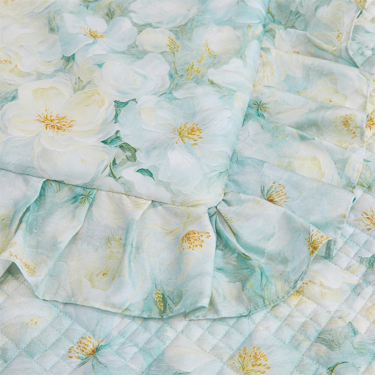 91家纺网 家纺一手货源 找家纺 宜凡家纺 2026新款莱赛尔天丝印花床裙夏被四件套 栀子花年