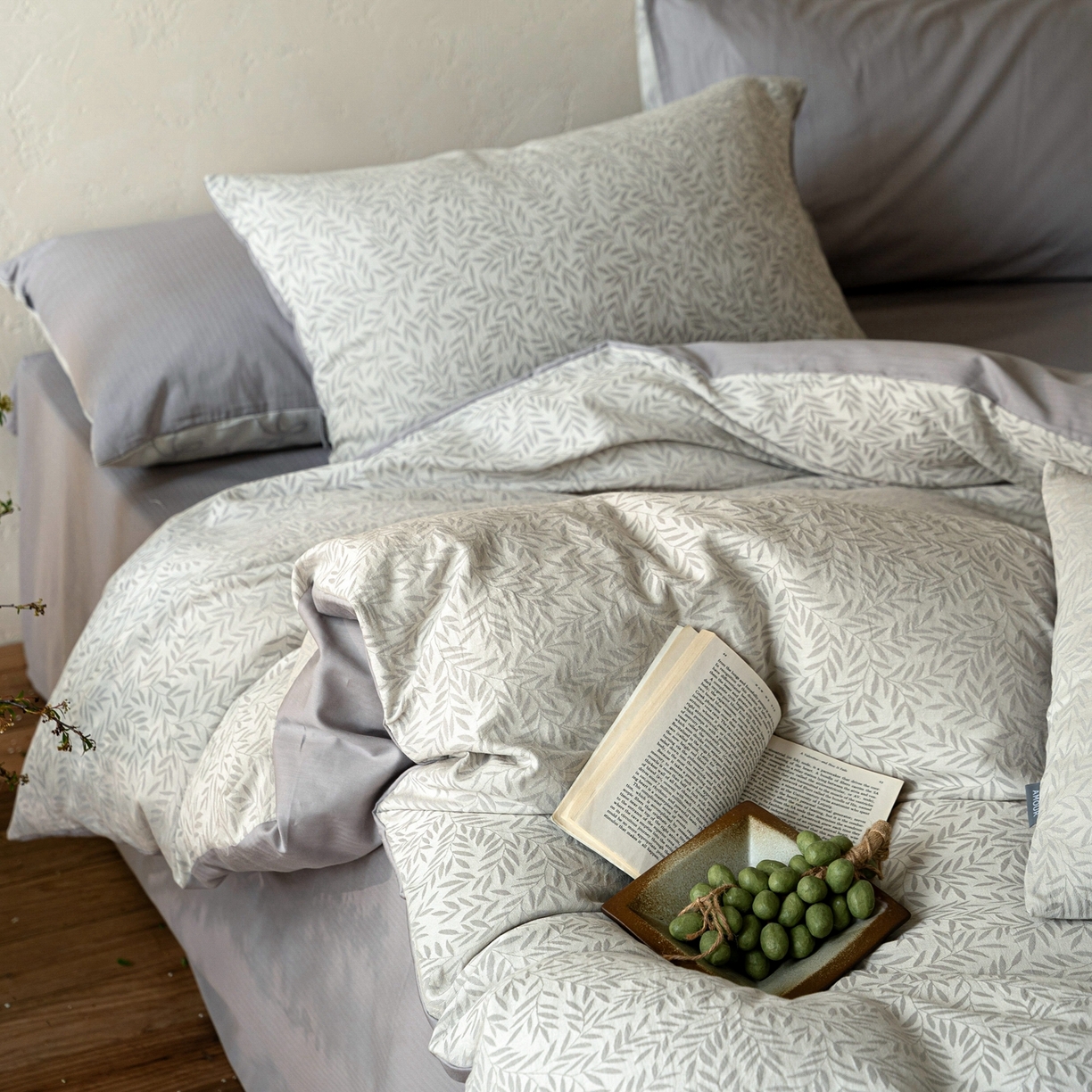 91家纺网 家纺一手货源 找家纺 时光里 2026新款全棉纯棉60支色织水洗提花四件套 兰草听露