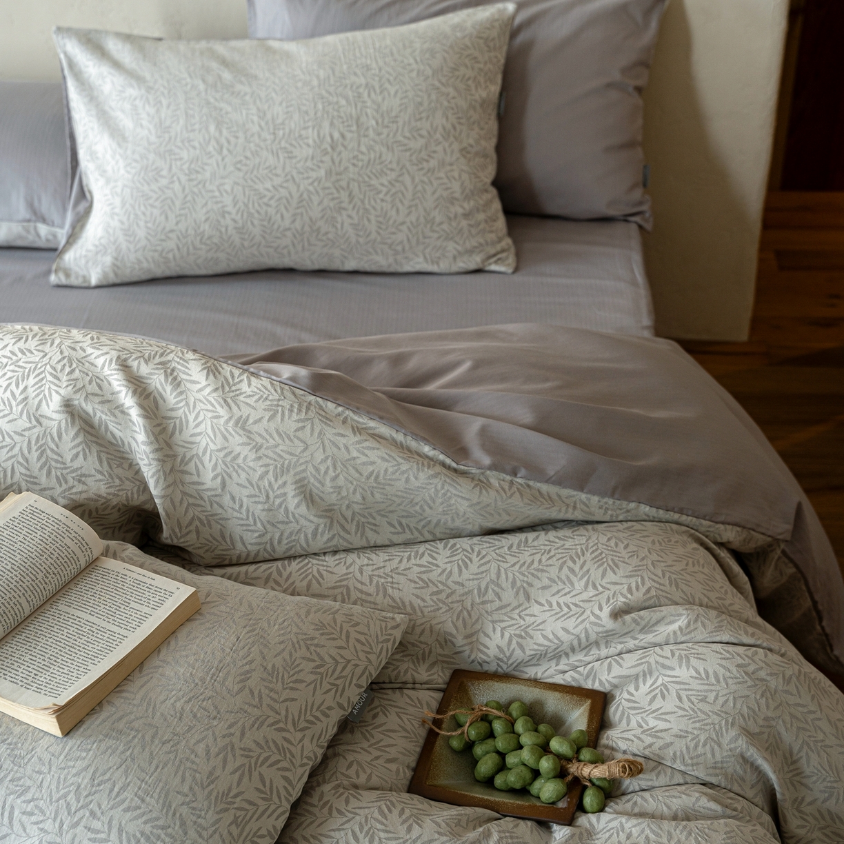 91家纺网 家纺一手货源 找家纺 时光里 2026新款全棉纯棉60支色织水洗提花四件套 兰草听露