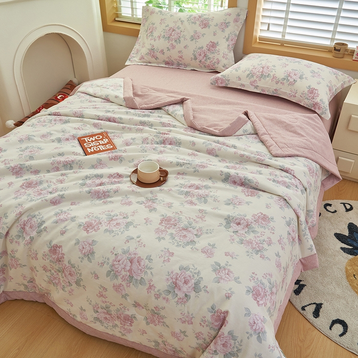 91家纺网 家纺一手货源 找家纺 简如 2026新款印花里外全棉夏凉被四件套 花絮