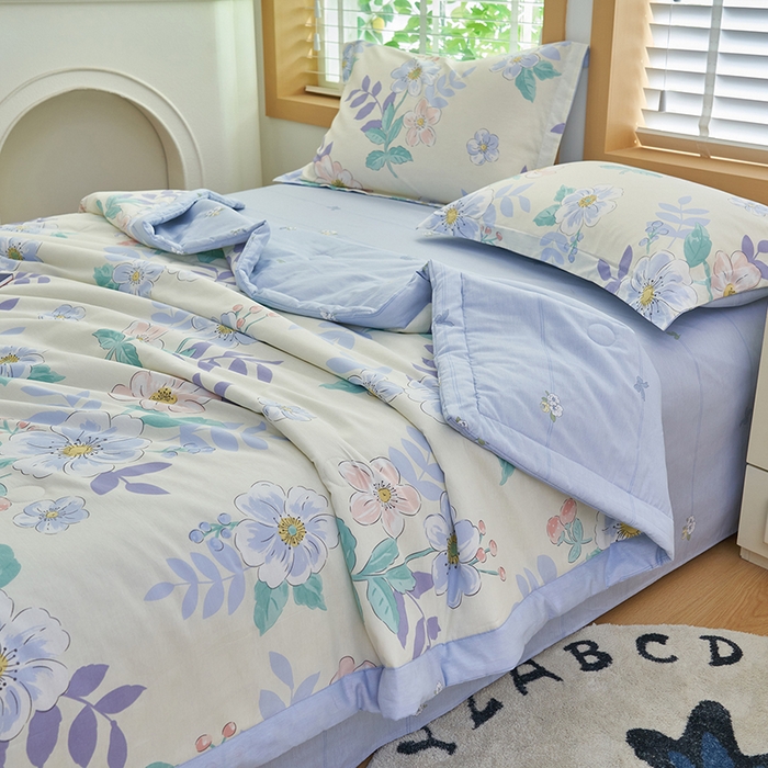 91家纺网 家纺一手货源 找家纺 简如 2026新款印花里外全棉夏凉被四件套 花漾星辰