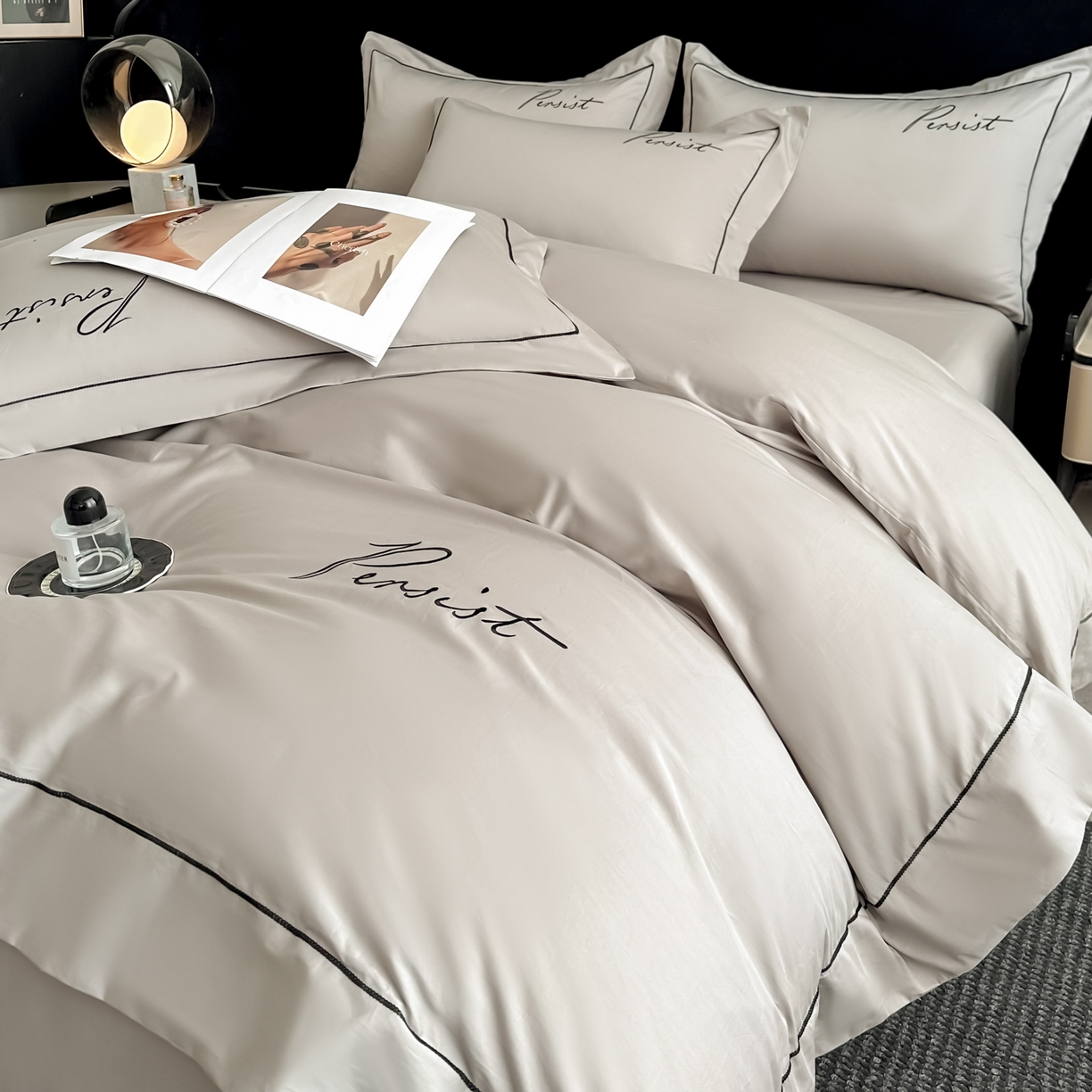 91家纺网 家纺一手货源 找家纺 新方向 【控价 提供买家秀】2026新款 刺绣50s双股全棉贡缎长绒棉四件套-持之以恒(控价 标准318元 加大338元) 持之以恒-爵士灰