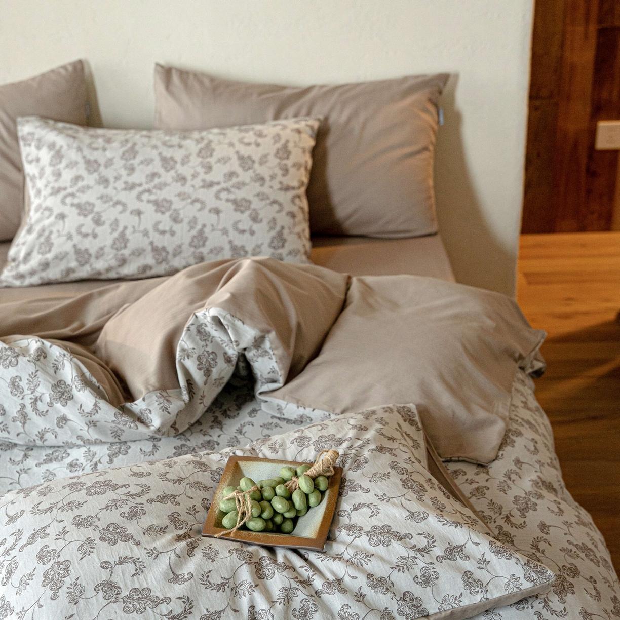 91家纺网 家纺一手货源 找家纺 时光里 2026新款全棉纯棉60支色织水洗提花四件套 拾光花序