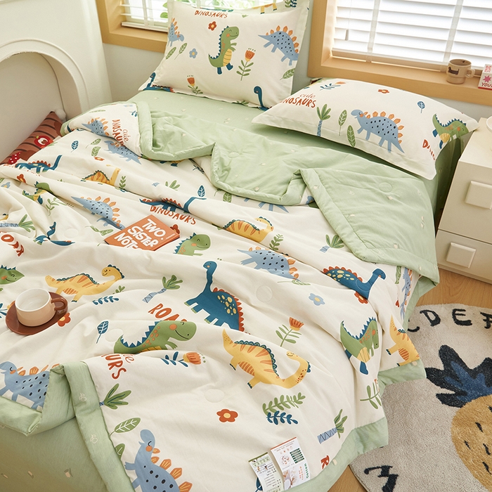 91家纺网 家纺一手货源 找家纺 简如 2026新款印花里外全棉夏凉被四件套 恐龙谷