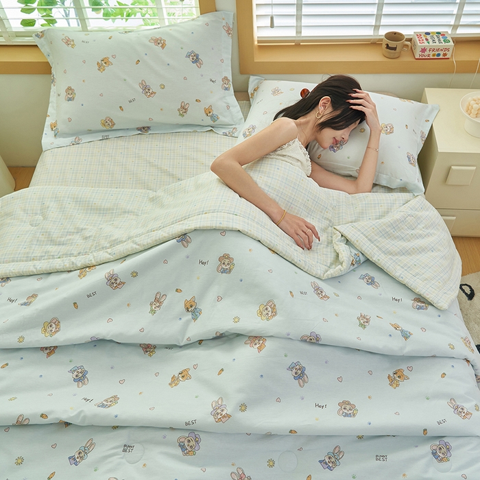 91家纺网 家纺一手货源 找家纺 简如 2026新款印花里外全棉夏凉被四件套 狂想曲-兰