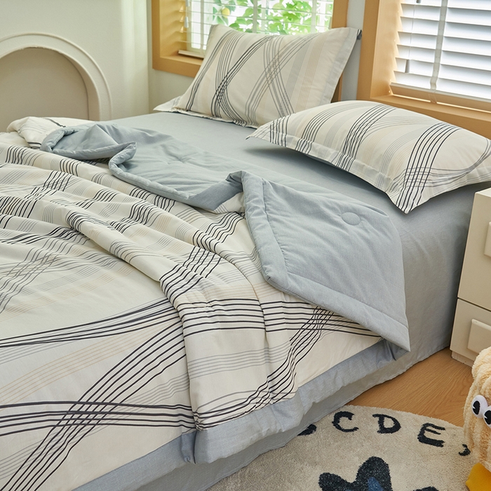 91家纺网 家纺一手货源 找家纺 简如 2026新款印花里外全棉夏凉被四件套 莱茵河