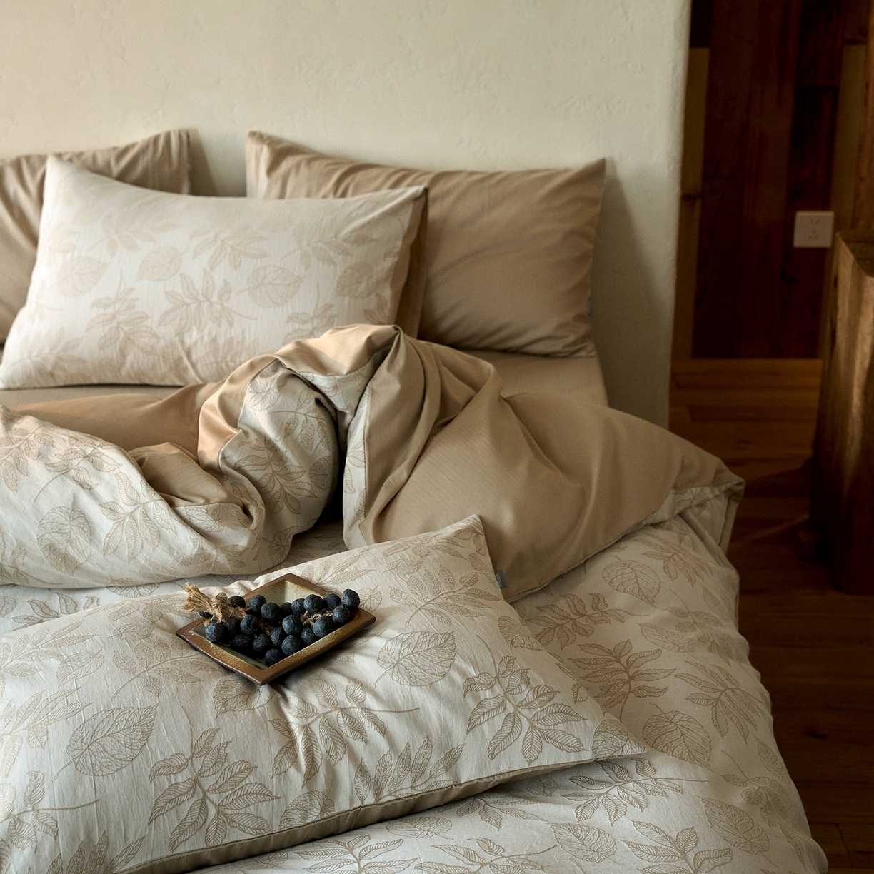 91家纺网 家纺一手货源 找家纺 时光里 2026新款全棉纯棉60支色织水洗提花四件套 小杏芙