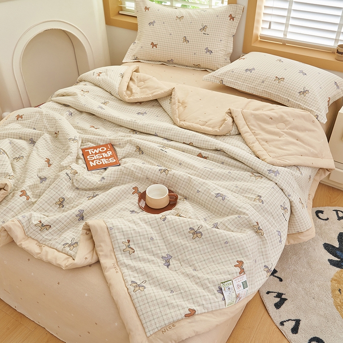 91家纺网 家纺一手货源 找家纺 简如 2026新款印花里外全棉夏凉被四件套 马到成功