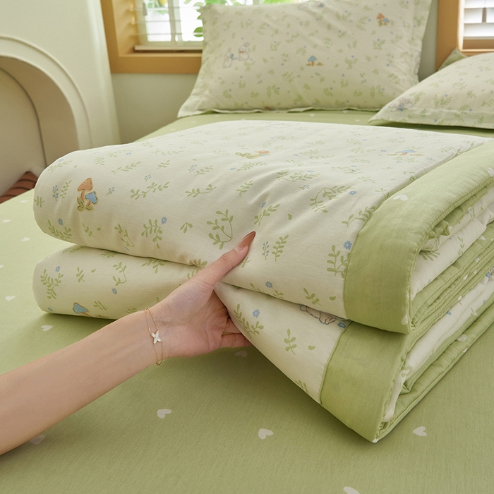 91家纺网 家纺一手货源 找家纺 简如 2026新款印花里外全棉夏凉被四件套 觅时光-绿