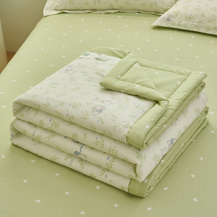 91家纺网 家纺一手货源 找家纺 简如 2026新款印花里外全棉夏凉被四件套 觅时光-绿