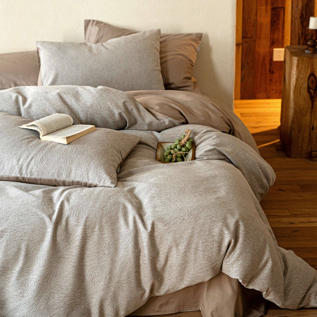 91家纺网 家纺一手货源 找家纺 时光里 2026新款全棉纯棉60支色织水洗提花四件套 一纸流光-琥珀棕