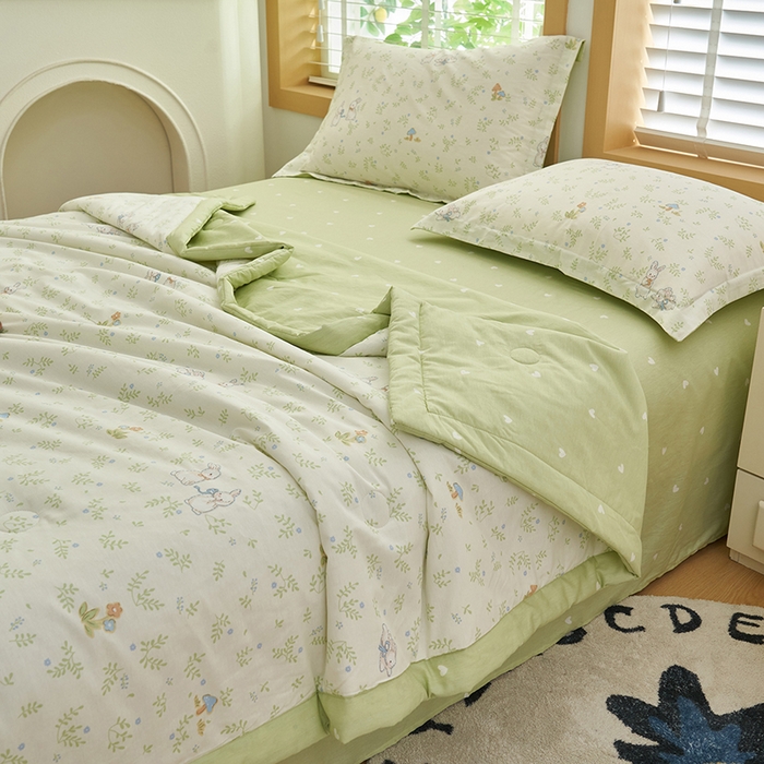 91家纺网 家纺一手货源 找家纺 简如 2026新款印花里外全棉夏凉被四件套 觅时光-绿