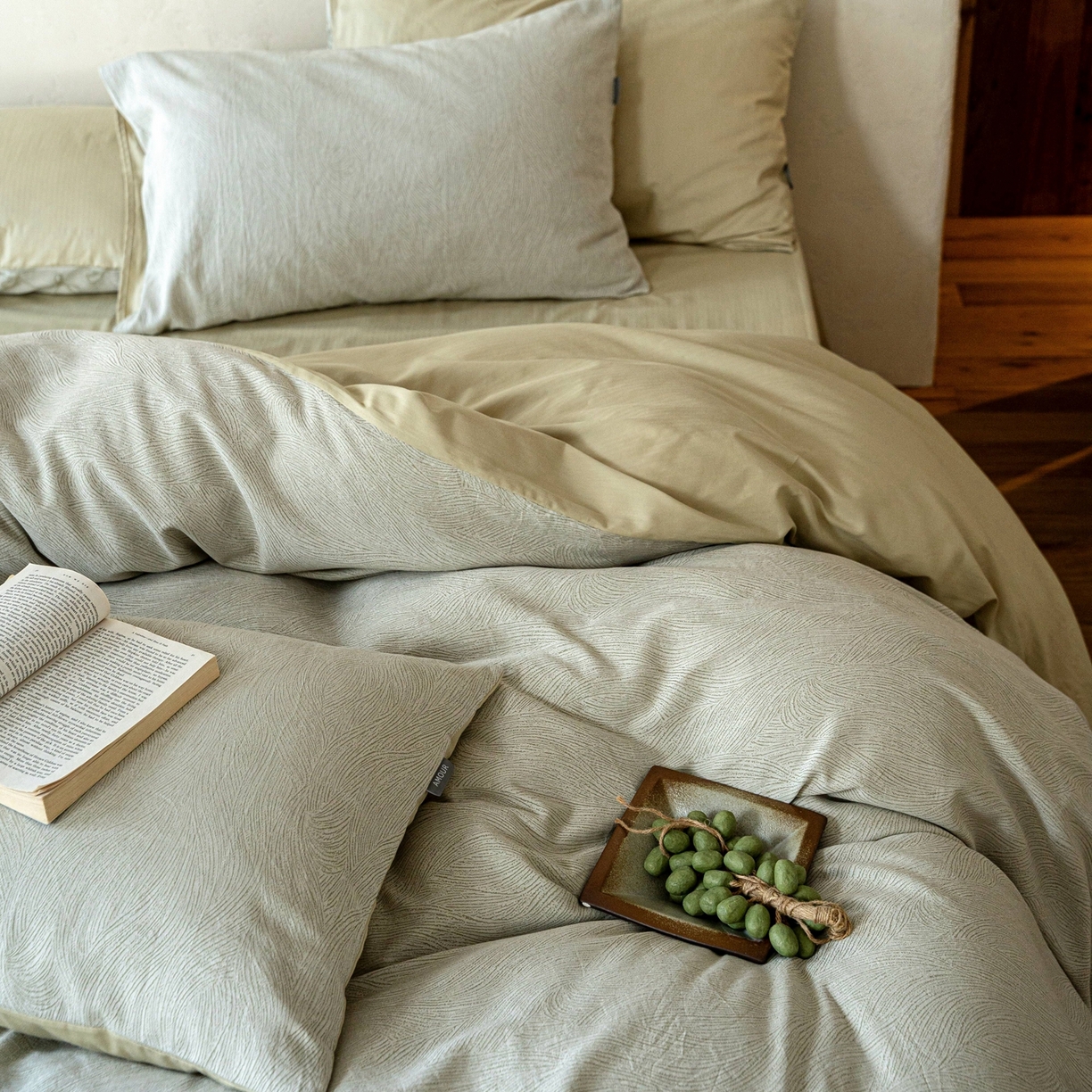 91家纺网 家纺一手货源 找家纺 时光里 2026新款全棉纯棉60支色织水洗提花四件套 一纸流光-绢色