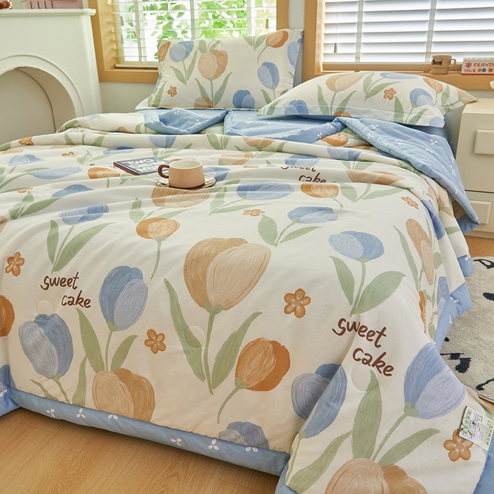 91家纺网 家纺一手货源 找家纺 简如 2026新款印花里外全棉夏凉被四件套 秋月私语