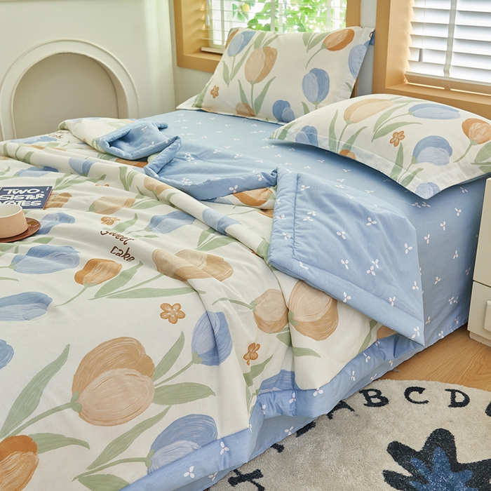 91家纺网 家纺一手货源 找家纺 简如 2026新款印花里外全棉夏凉被四件套 秋月私语