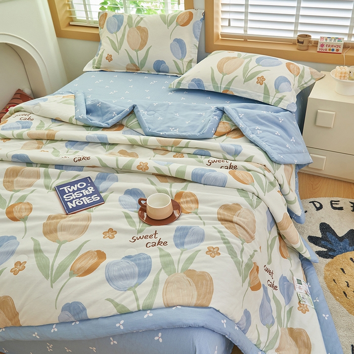 91家纺网 家纺一手货源 找家纺 简如 2026新款印花里外全棉夏凉被四件套 秋月私语