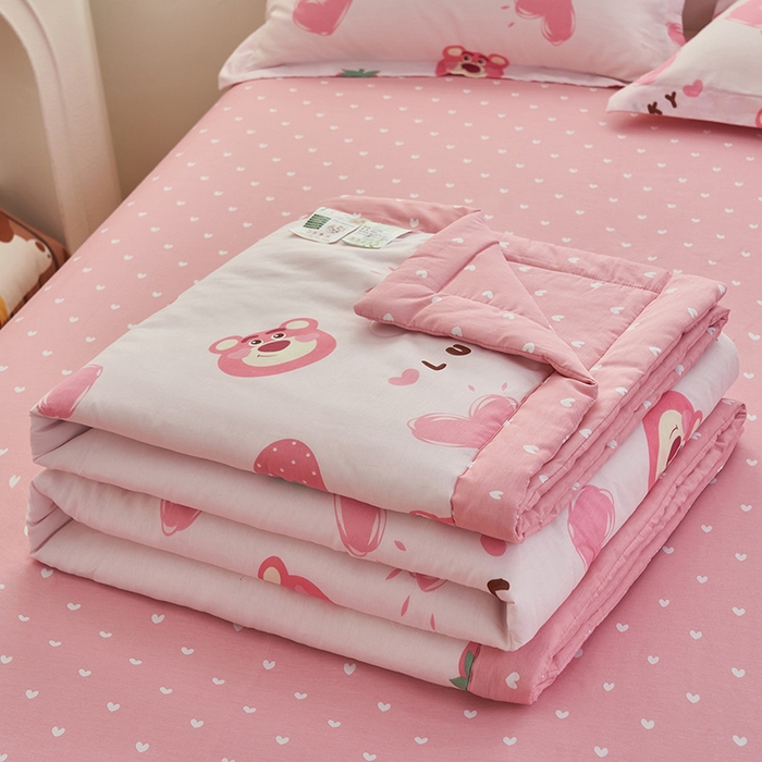 91家纺网 家纺一手货源 找家纺 简如 2026新款印花里外全棉夏凉被四件套 甜心乐园