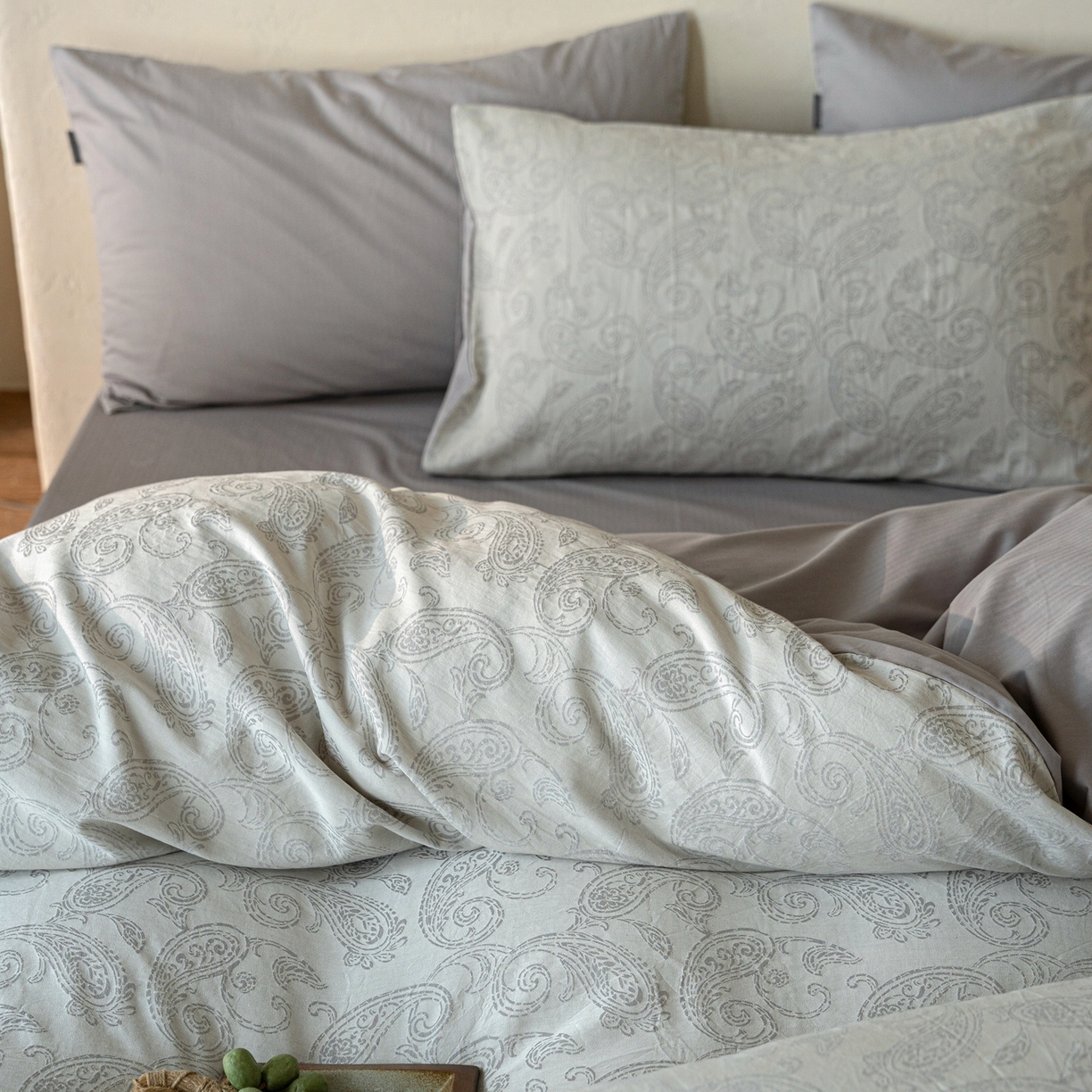 91家纺网 家纺一手货源 找家纺 时光里 2026新款全棉纯棉60支色织水洗提花四件套 予栖--米灰