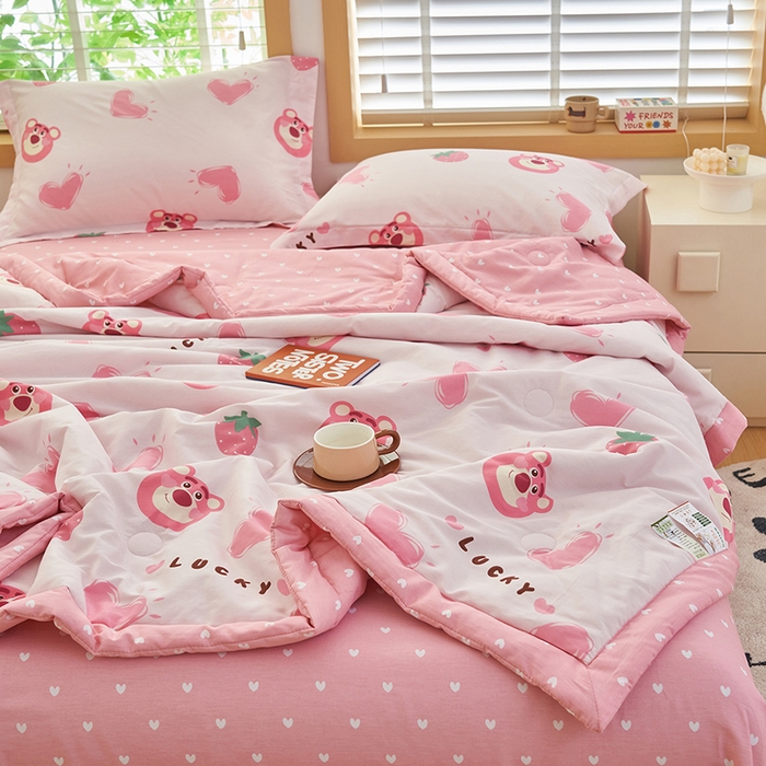 91家纺网 家纺一手货源 找家纺 简如 2026新款印花里外全棉夏凉被四件套 甜心乐园