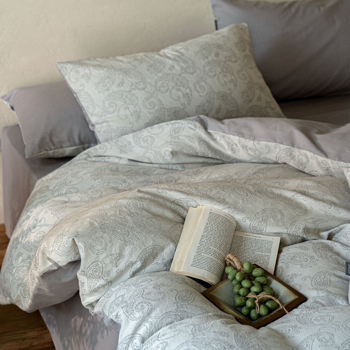 91家纺网 家纺一手货源 找家纺 时光里 2026新款全棉纯棉60支色织水洗提花四件套 予栖--米灰