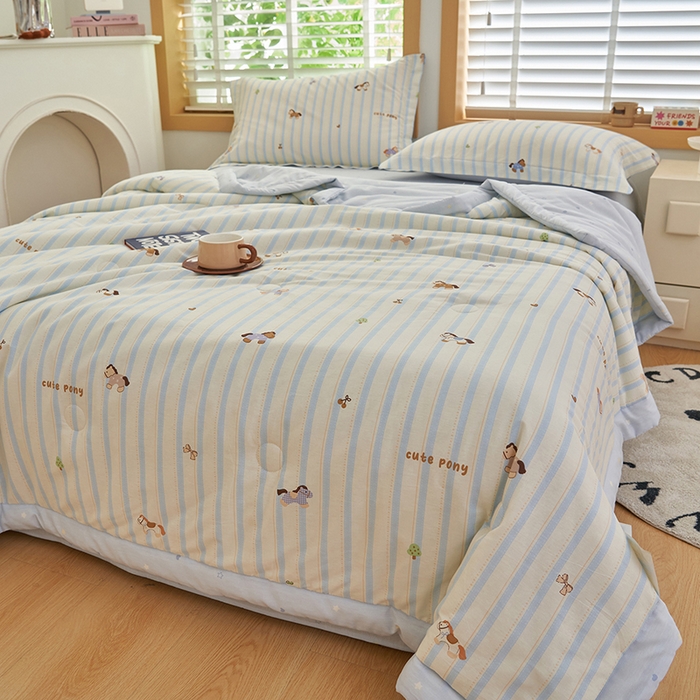 91家纺网 家纺一手货源 找家纺 简如 2026新款印花里外全棉夏凉被四件套 条纹小马