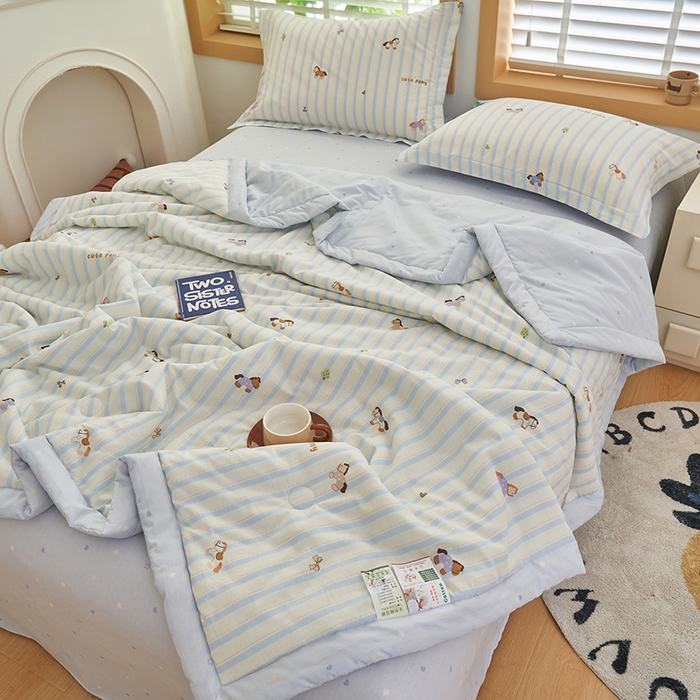 91家纺网 家纺一手货源 找家纺 简如 2026新款印花里外全棉夏凉被四件套 条纹小马