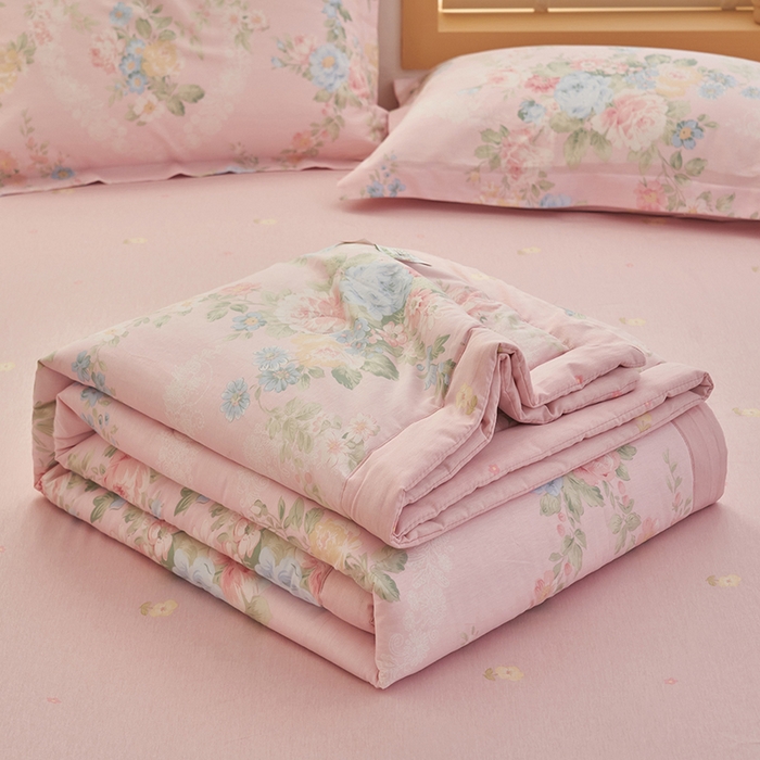 91家纺网 家纺一手货源 找家纺 简如 2026新款印花里外全棉夏凉被四件套 听花吟唱-粉