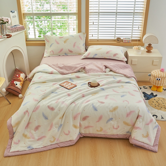 91家纺网 家纺一手货源 找家纺 简如 2026新款印花里外全棉夏凉被四件套 羽叶