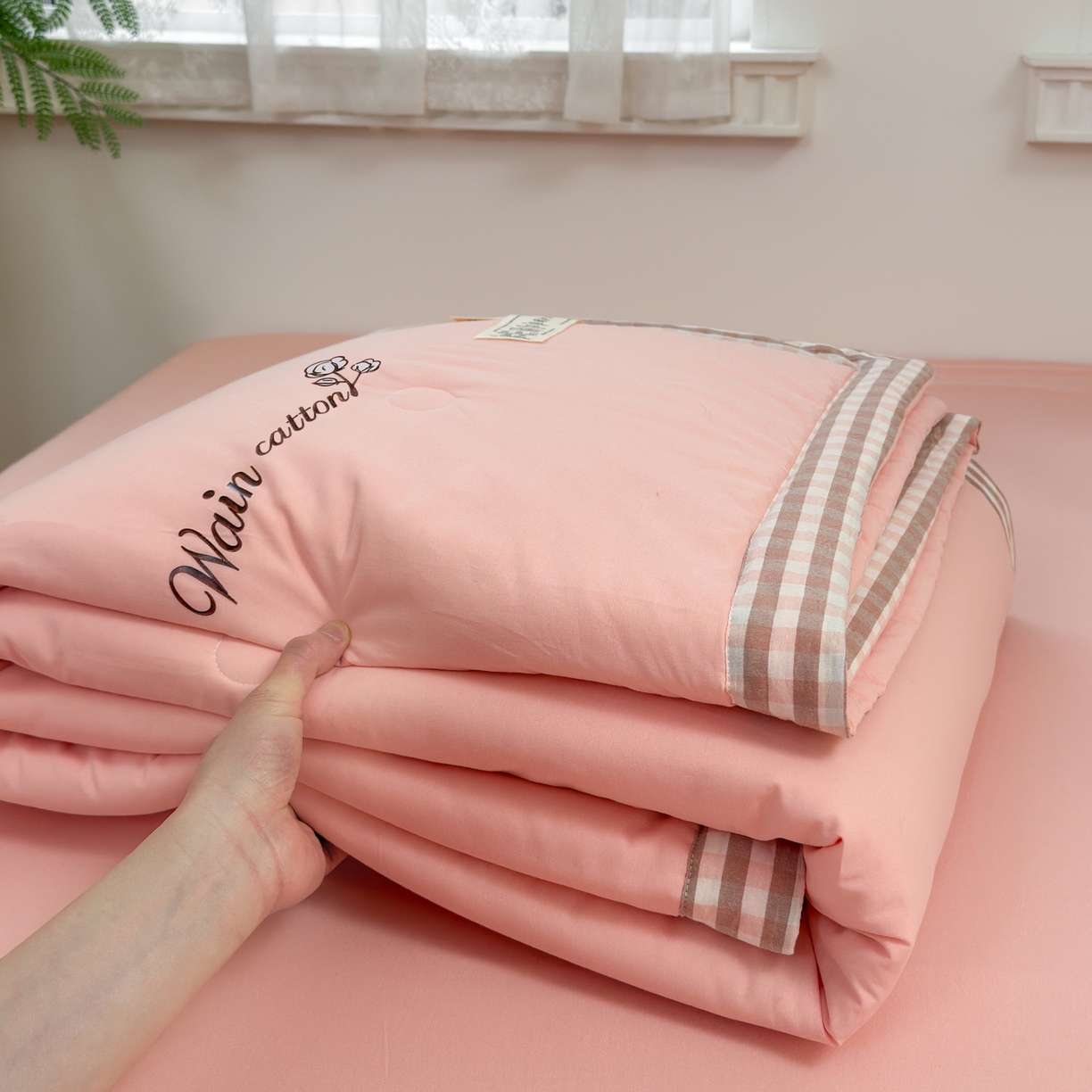 91家纺网 家纺一手货源 找家纺 雯雨家纺 2026新款全棉水洗棉棉花夏凉被-简森系列 简森-文艺粉