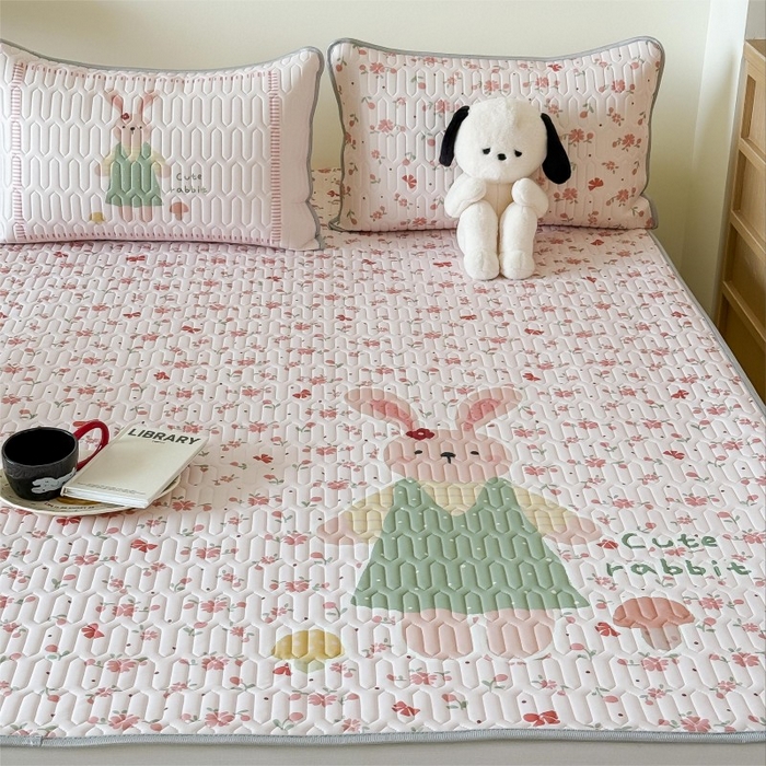 91家纺网 家纺一手货源 找家纺 顾里家纺 2026新款ins大版卡通乳胶席凉席席子 粉花小兔