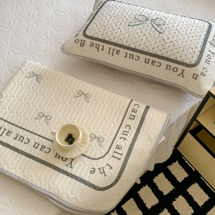 91家纺网 家纺一手货源 找家纺 顾里家纺 2026新款ins大版卡通乳胶席凉席席子 赫本蝴蝶结