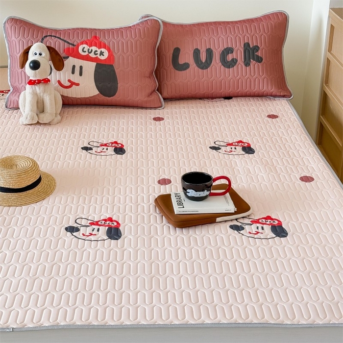 91家纺网 家纺一手货源 找家纺 顾里家纺 2026新款ins大版卡通乳胶席凉席席子 红帽狗狗