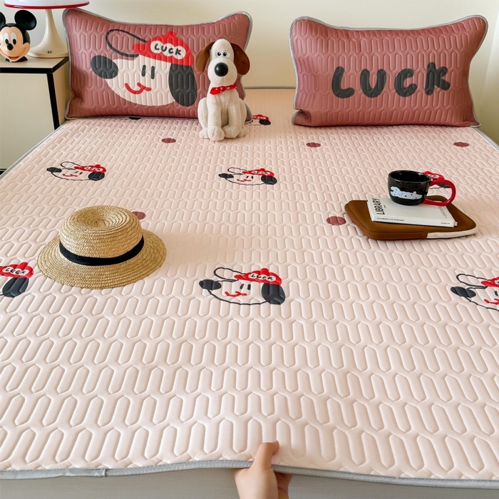 91家纺网 家纺一手货源 找家纺 顾里家纺 2026新款ins大版卡通乳胶席凉席席子 红帽狗狗