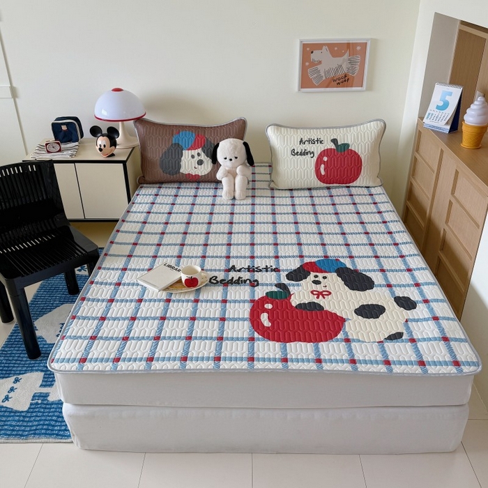 91家纺网 家纺一手货源 找家纺 顾里家纺 2026新款ins大版卡通乳胶席凉席席子 蓝格苹果狗