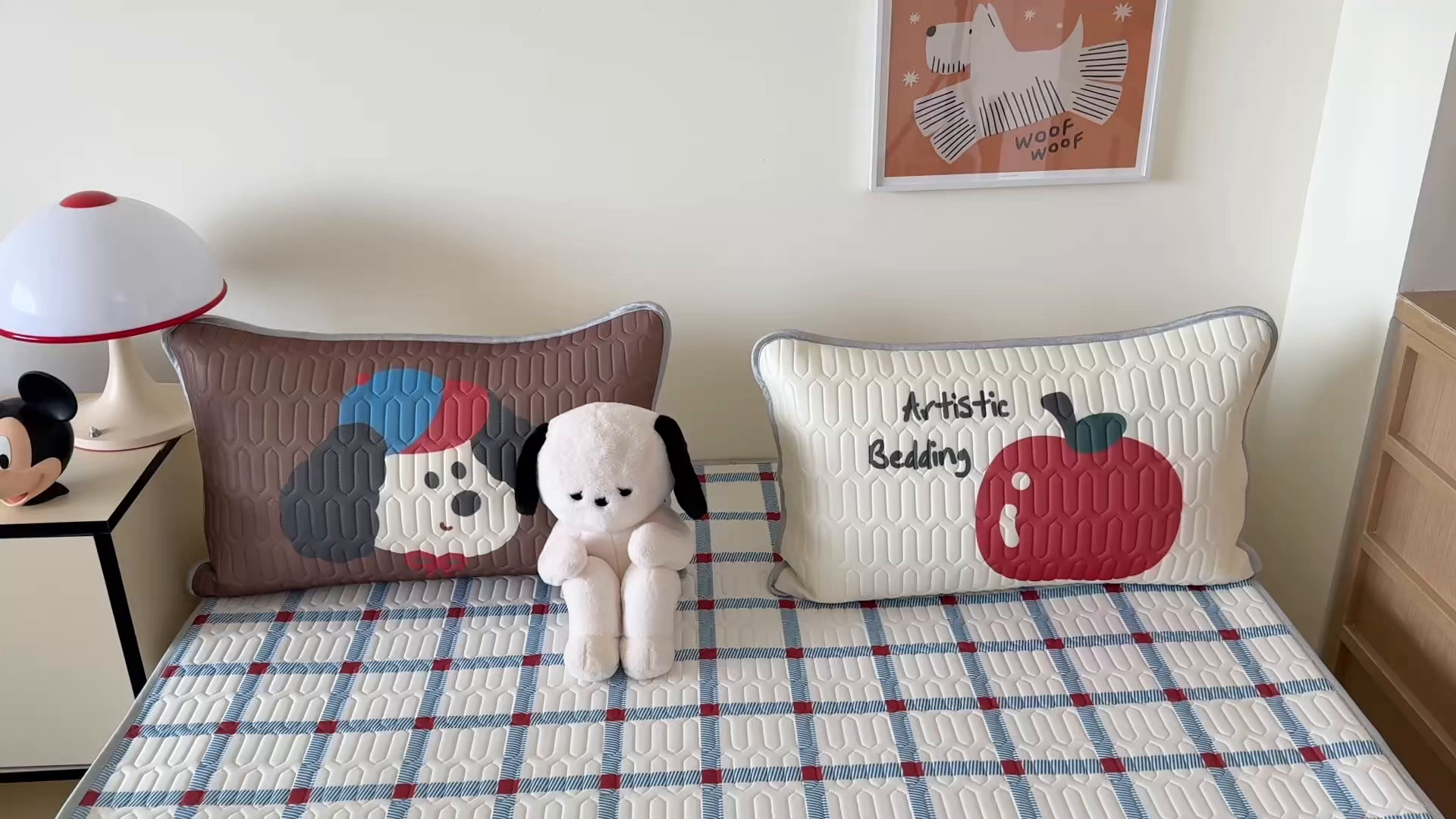 91家纺网 家纺一手货源 找家纺 顾里家纺 2026新款ins大版卡通乳胶席凉席席子 蓝格苹果狗