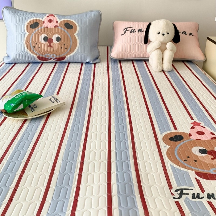 91家纺网 家纺一手货源 找家纺 顾里家纺 2026新款ins大版卡通乳胶席凉席席子 蓝条小熊