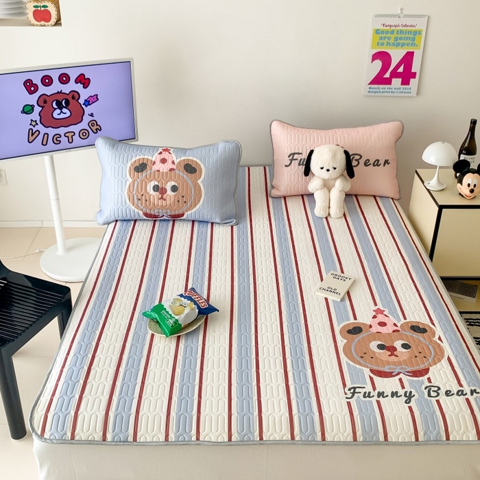 91家纺网 家纺一手货源 找家纺 顾里家纺 2026新款ins大版卡通乳胶席凉席席子 蓝条小熊